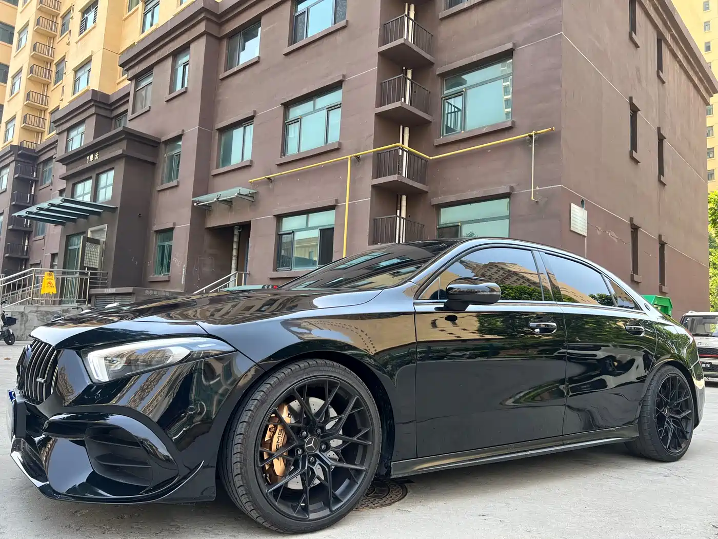 Mercedes-Benz A-Class AMG 2021 AMG A 35 L 4MATIC Blazing Night Special Edition