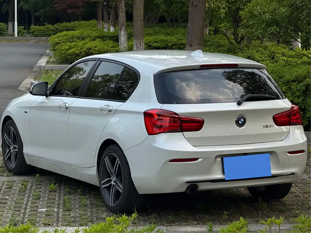 BMW 1 Series (Import) 2015 120i Sport Design Package фото 4