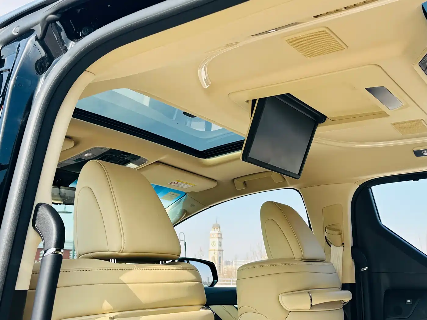 Toyota Vellfire 2020 Hybrid 2.5L Black Gold Limited Edition фото 23