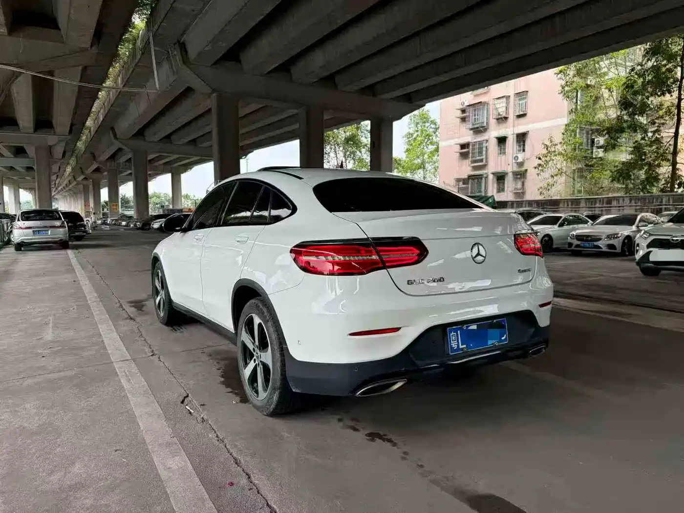 Mercedes-Benz GLC Coupe 2017 GLC 200 4MATIC Coupe SUV фото 4