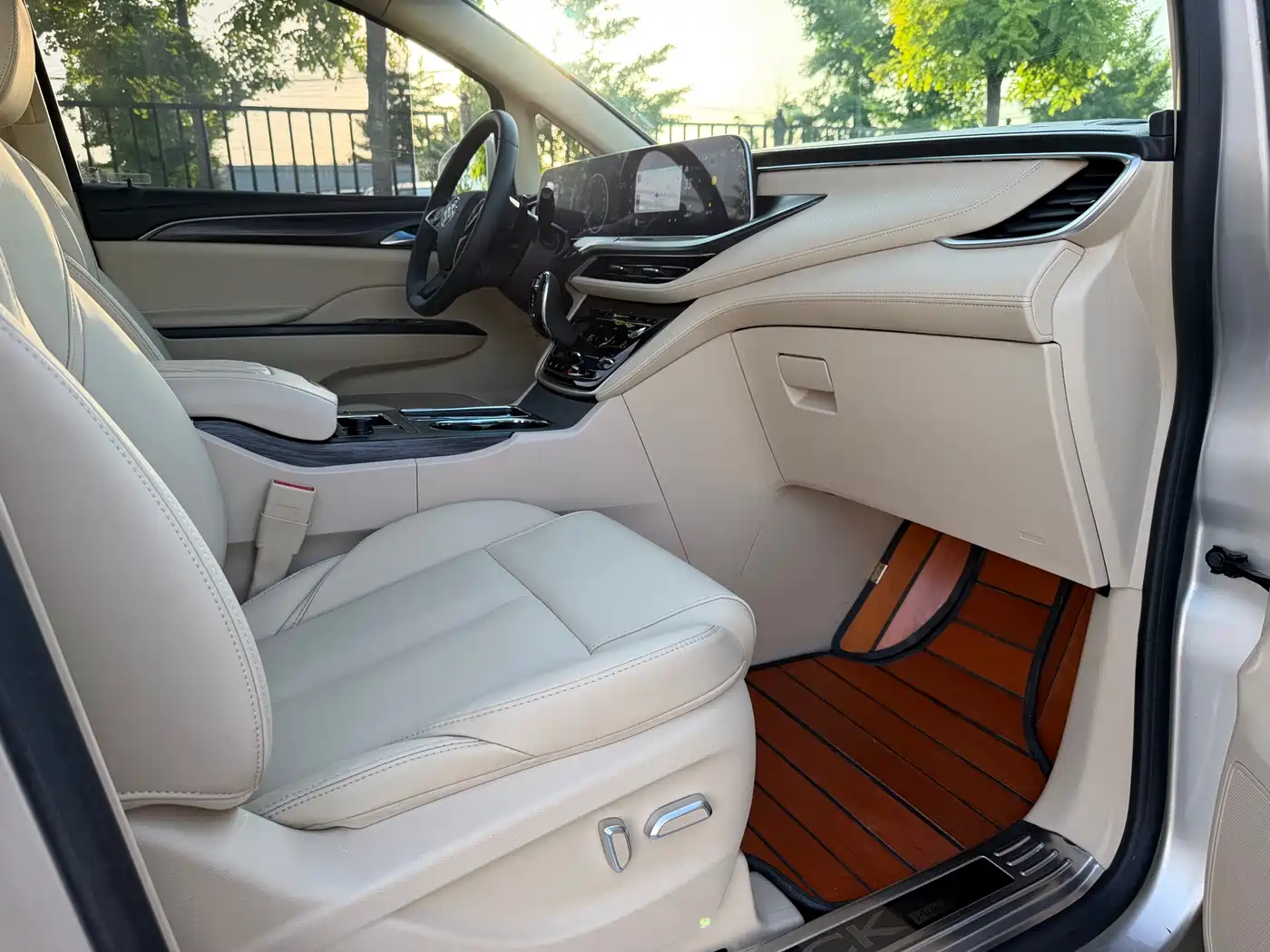 Buick GL8 2023 ES Landmaster Exclusive фото 27
