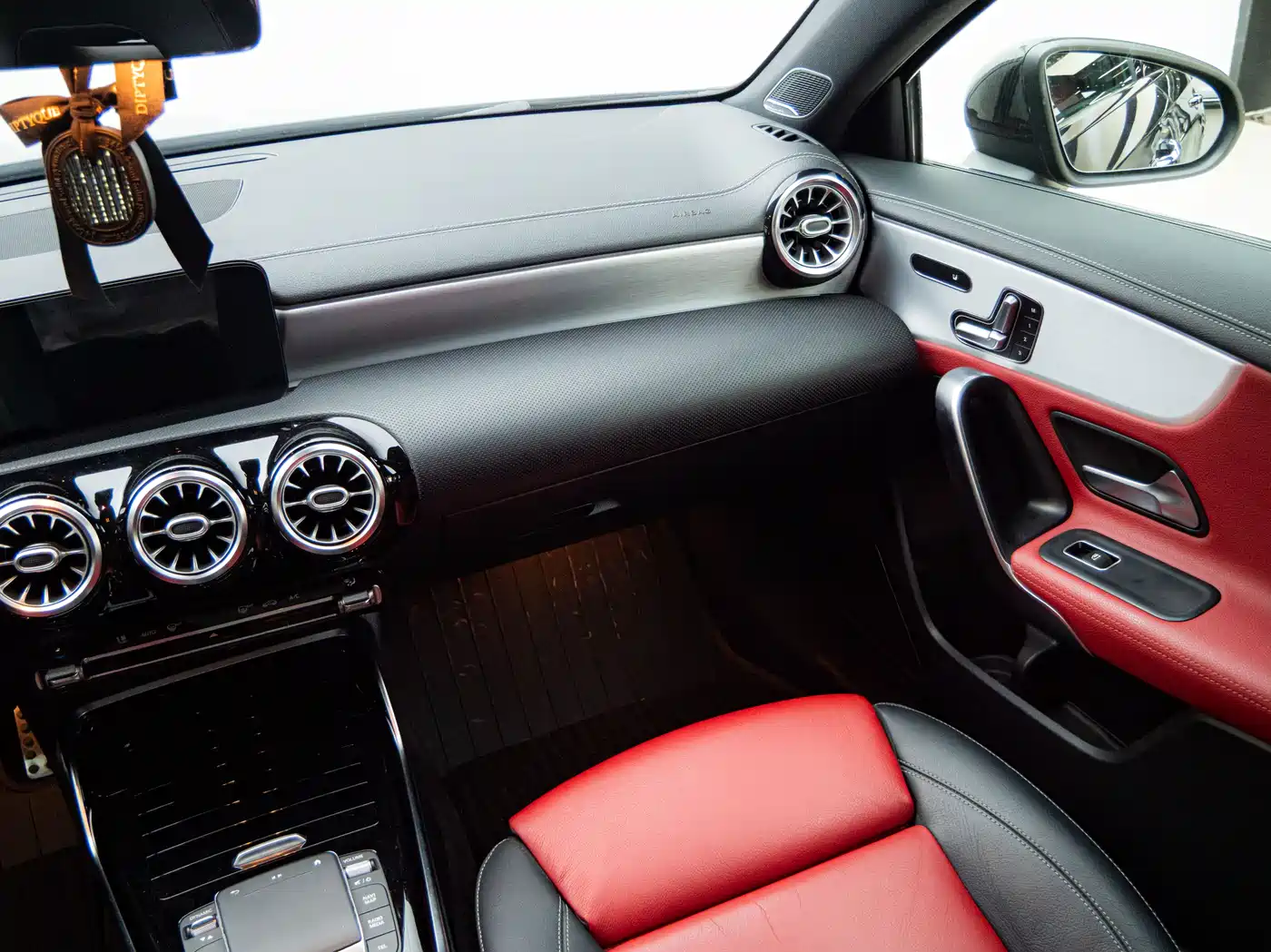 Mercedes-Benz A-Class AMG 2020 AMG A 35 L 4MATIC фото 21