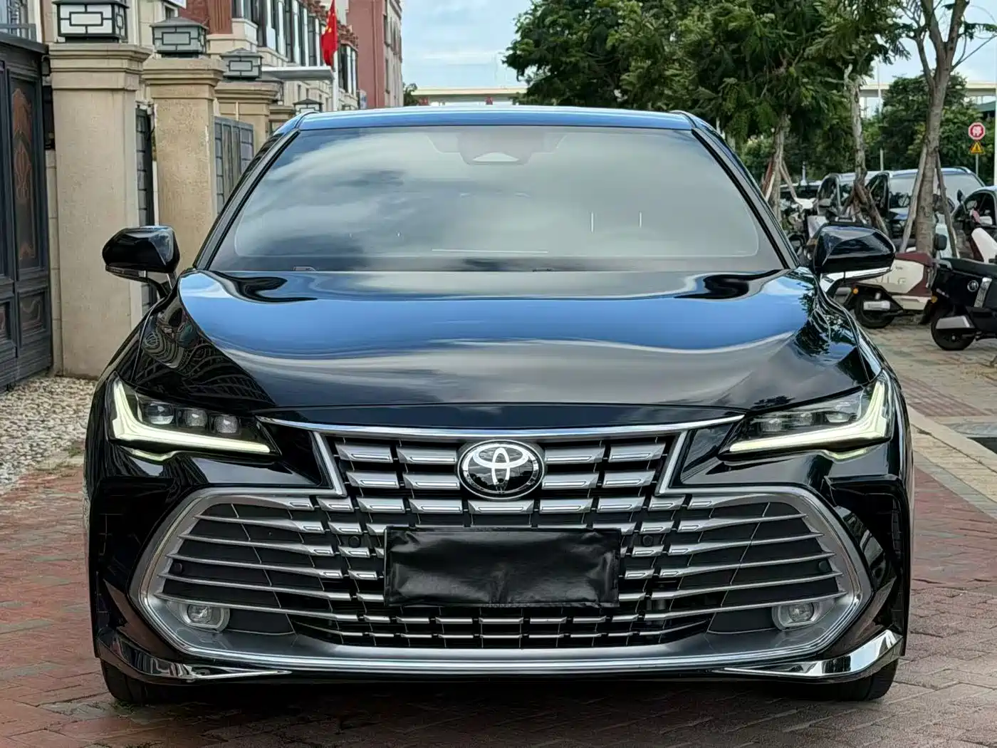 Toyota Avalon 2024 Hybrid 2.0L Luxury Edition фото 2