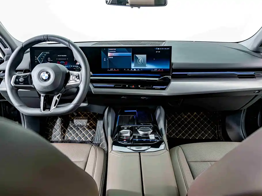 BMW 5 Series 2024 525Li M Sport Package фото 12