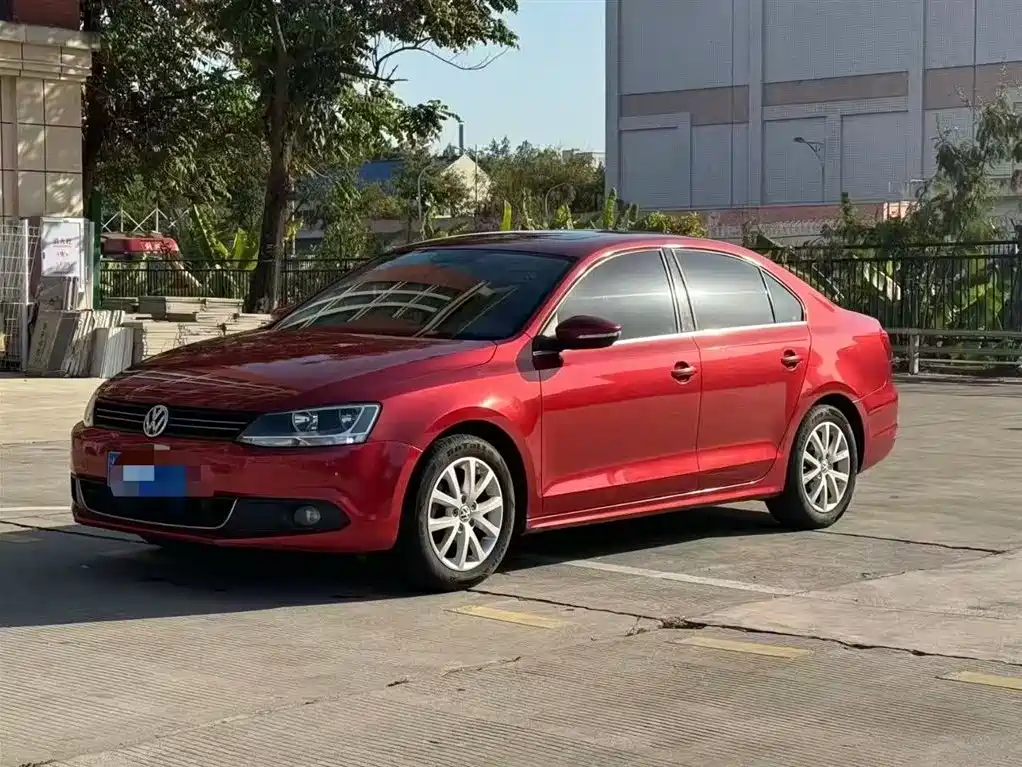 Volkswagen Sagitar 2012 1.6L Automatic Comfort Type фото 2