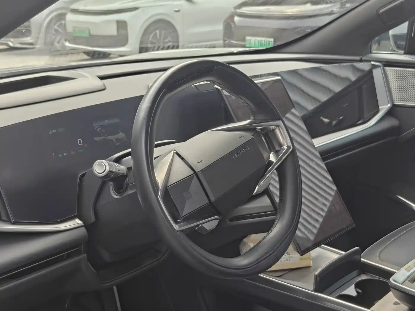 HiPhi Y 2025 2023 560km Pioneer Edition