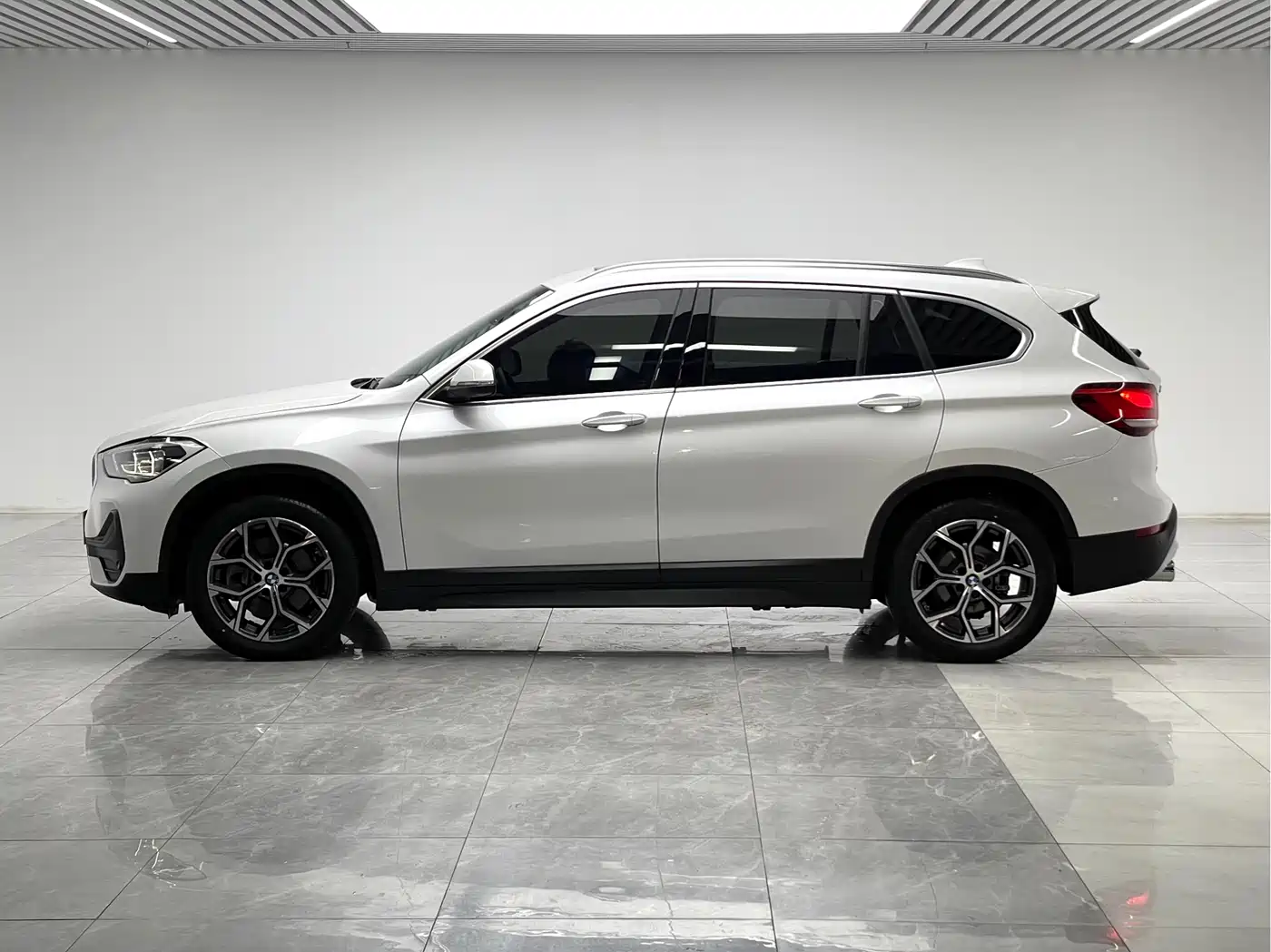BMW X1 2022 sDrive25Li Leading фото 7