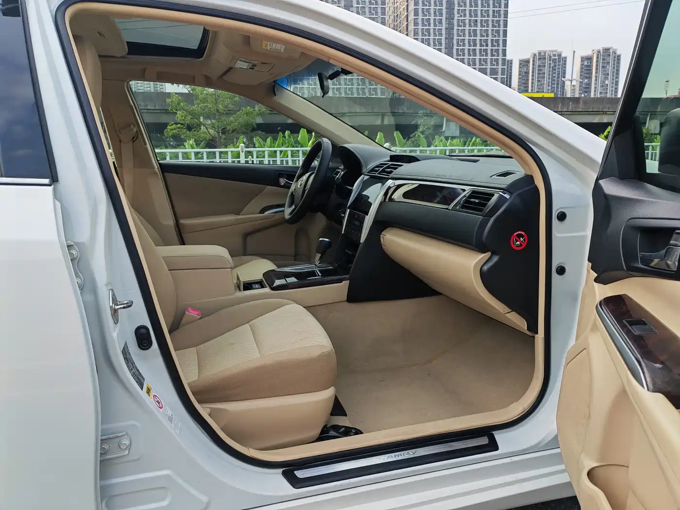 Toyota Camry 2015 2.0E Elite Edition фото 9