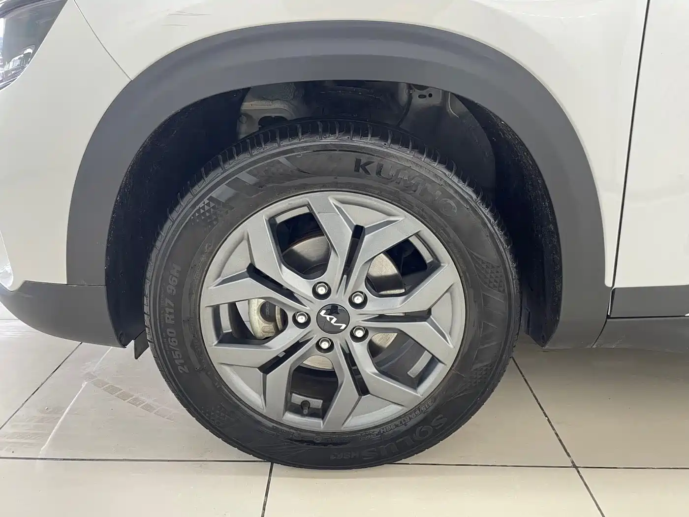 Kia Seltos 2023 1.5L CVT Luxury Edition фото 17