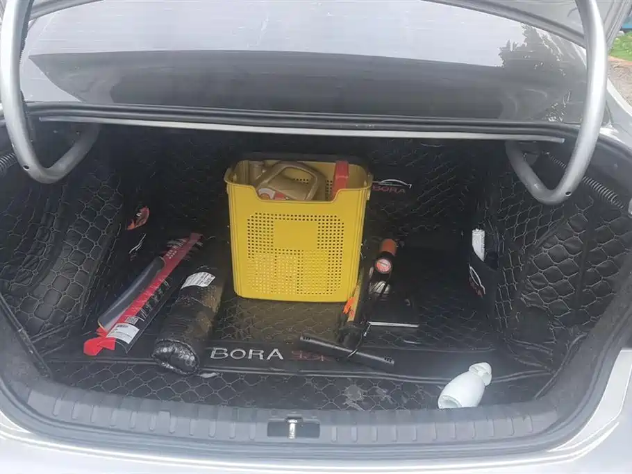 Volkswagen Bora 2014 1.6L Manual Comfort Edition фото 4