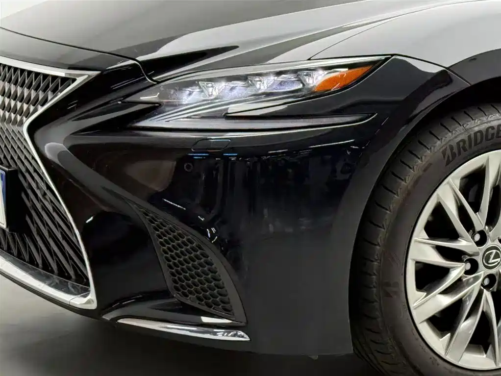 Lexus LS 2018 500h Luxury Edition China V фото 15
