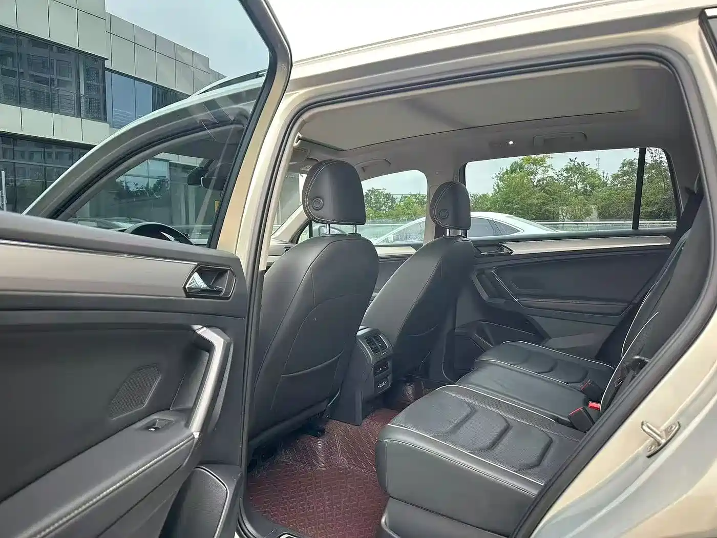Volkswagen Tiguan L PHEV 2019 430PHEV Hybrid Luxury Edition фото 6