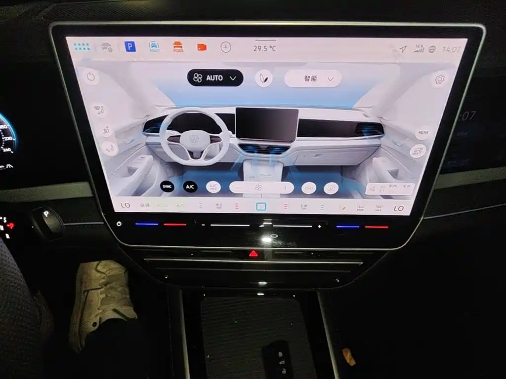 Volkswagen Passat 2025 Model Pro 380TSI Starlight Dragon Premium Edition фото 13
