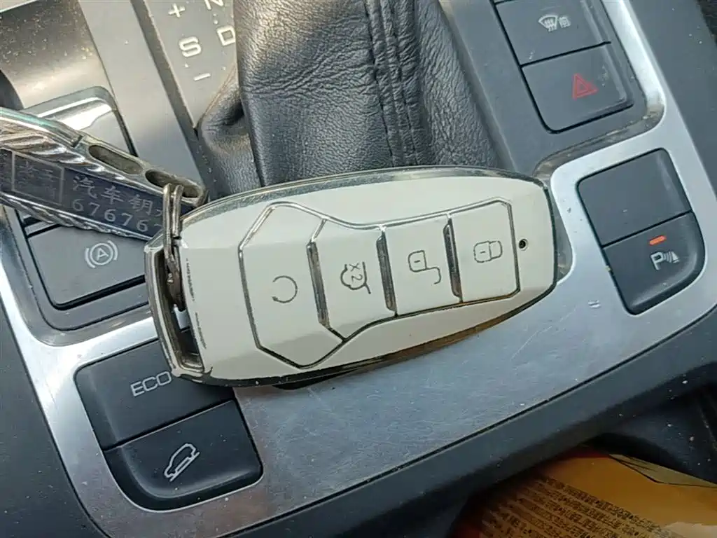 BYD Tang 2018 2.0T Automatic Smart Connection Noble Edition 7-Seater China V фото 9