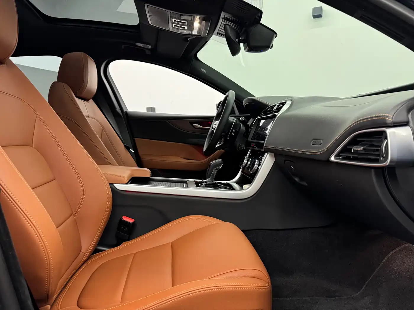 Jaguar XEL 2024 2024 Model 2.0T 250PS R-DYNAMIC S Progressive Sport Edition