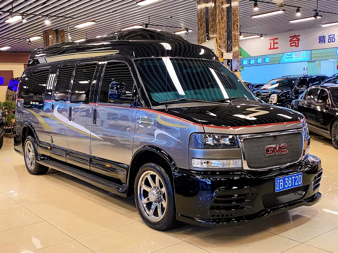 GMC Savana 2015 6.0L G600L Elegance Edition