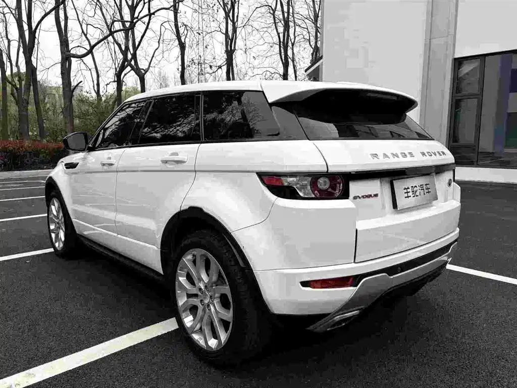 Land Rover Range Rover Evoque (Import) 2013 2.0T 5-door Dynamic Edition фото 6