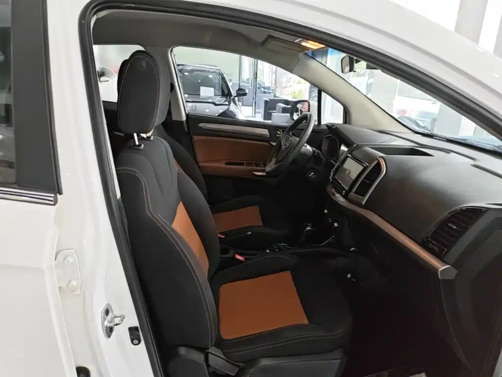 JAC Motors Refine S3 2015 2014 1.5L CVT Luxury