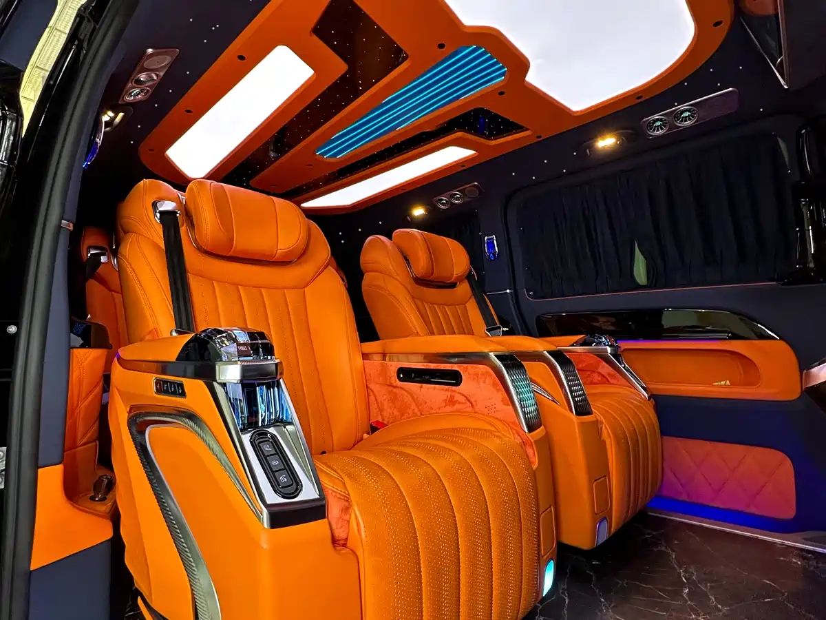 Mercedes-Benz Vito 2023 2.0T Business 7-Seater фото 5
