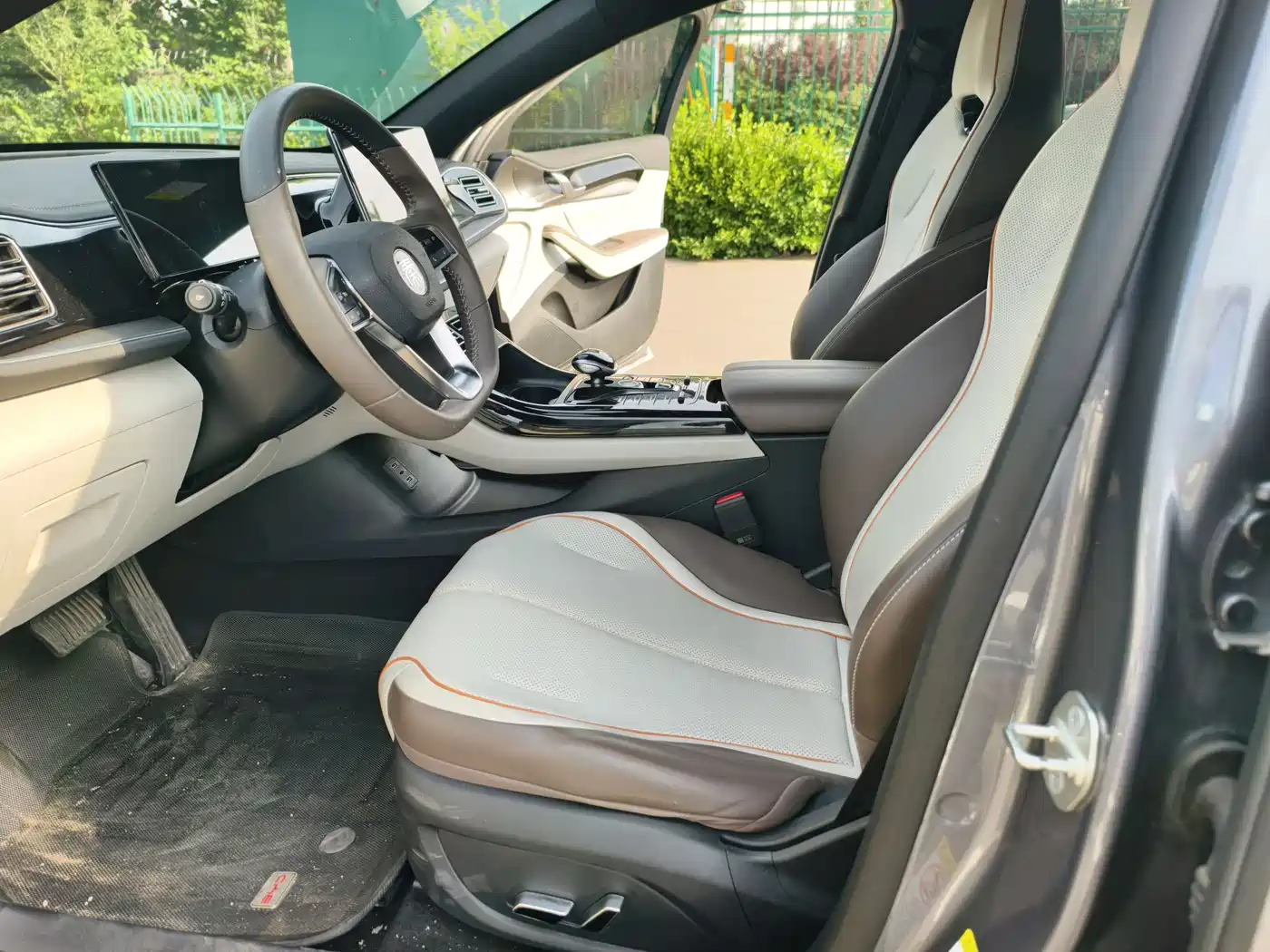 BYD Qin PLUS 2024 Glory Edition DM-i 120KM Surpass фото 8