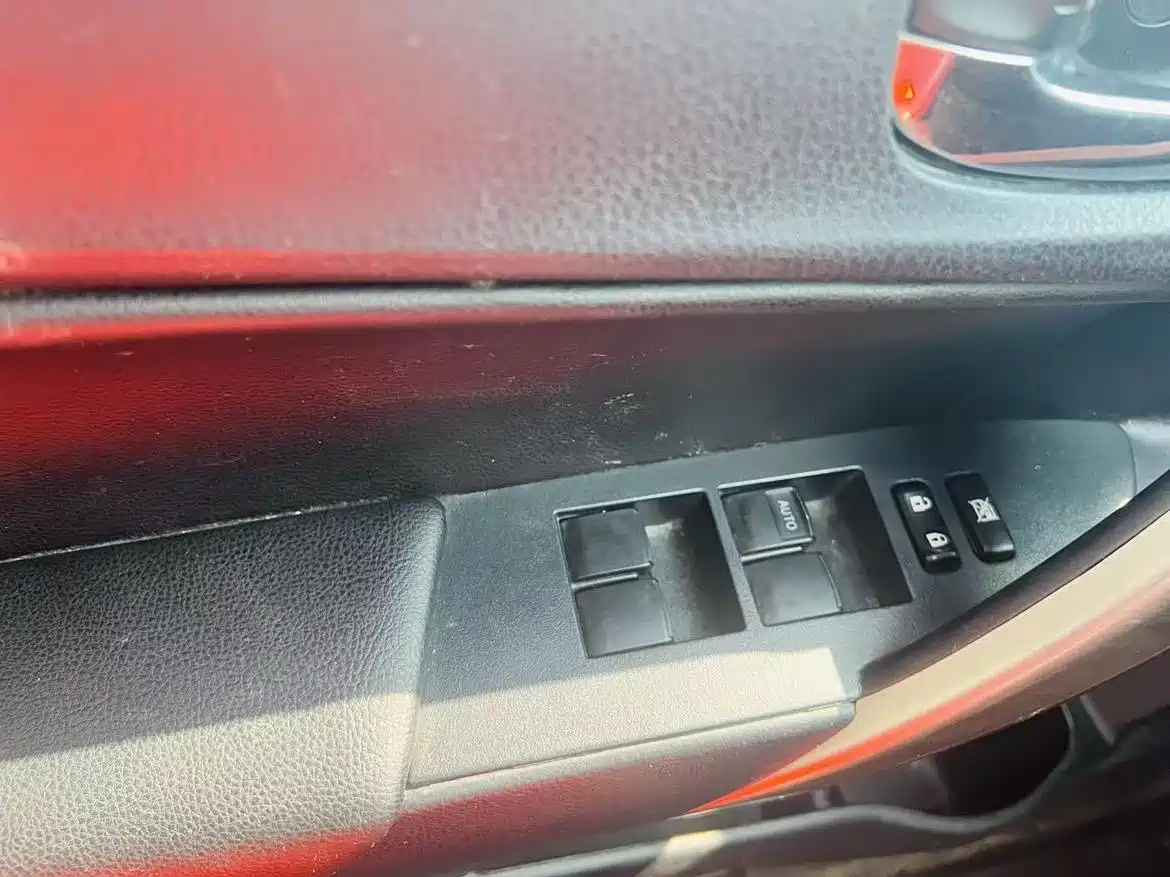 Toyota Corolla 2017 1.2T Manual GL фото 11