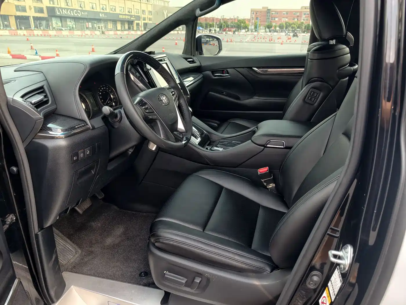 Toyota Alphard 2018 Facelift 3.5L Luxury Edition фото 5