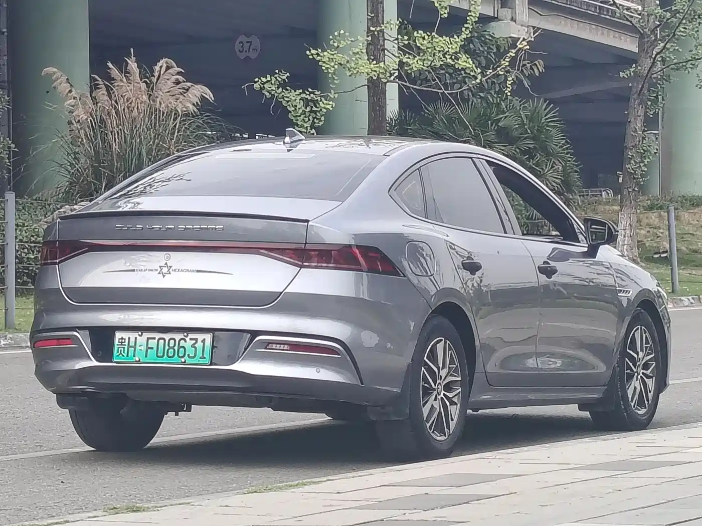 BYD Qin PLUS 2021 DM-i 55KM Flagship фото 19
