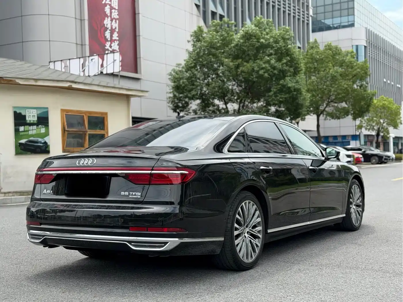Фото 20 - Audi A8