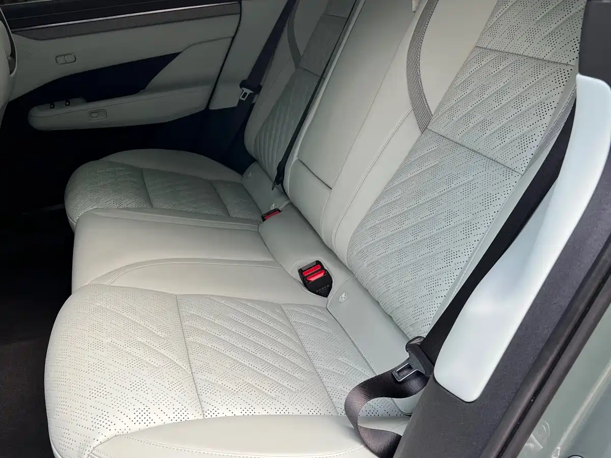 ZEEKR EXTREME KRYPTON 001