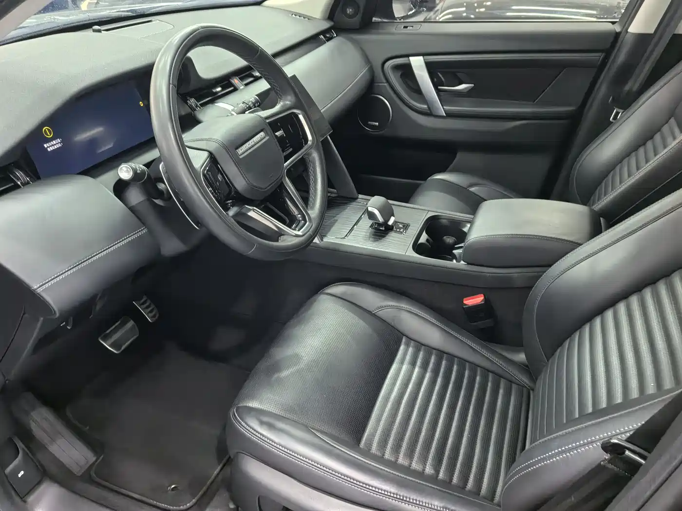 Land Rover Discovery Sport 2024 Luxury Custom Edition фото 7