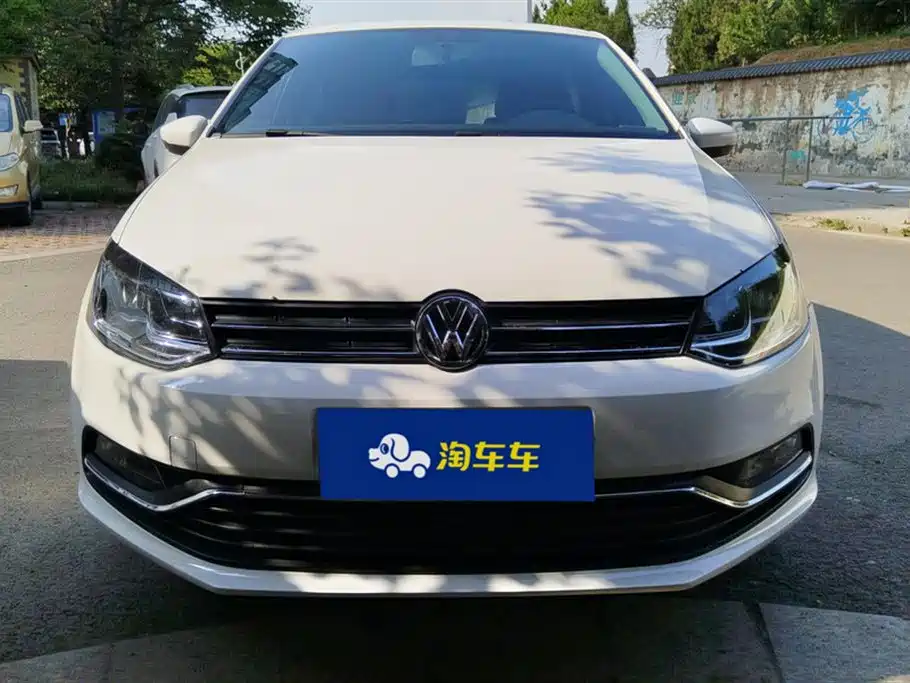 Volkswagen Polo 2016 1.6L Automatic Comfort фото 2