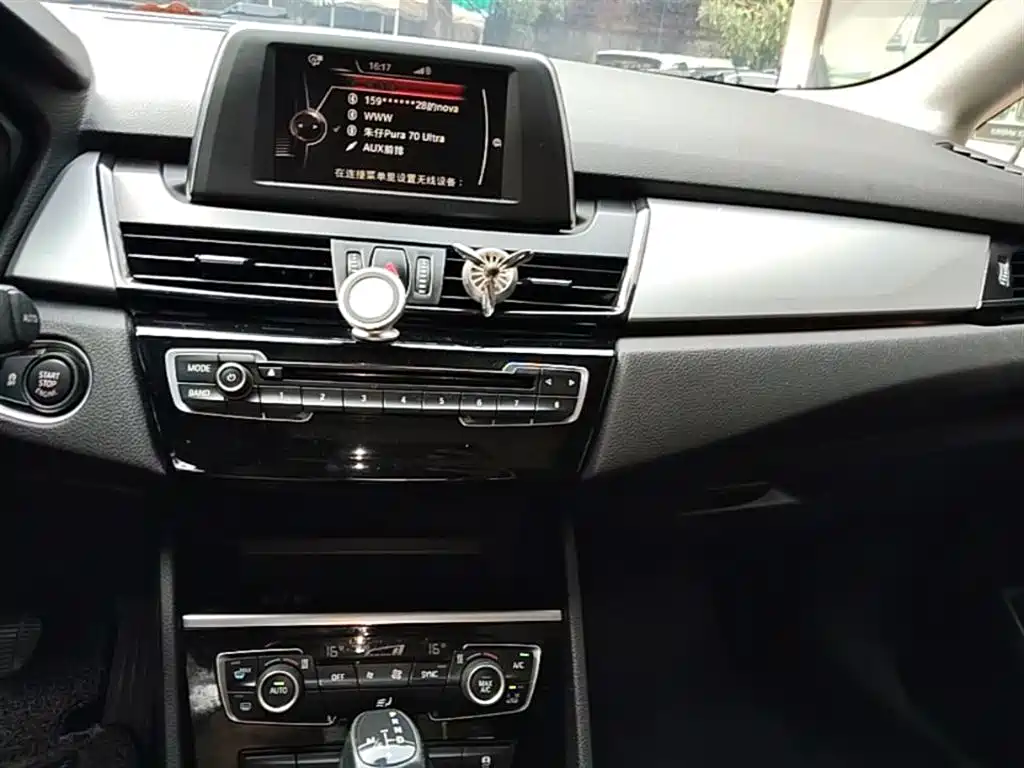 BMW 2 Series Touring 2016 220i Leading Model фото 10
