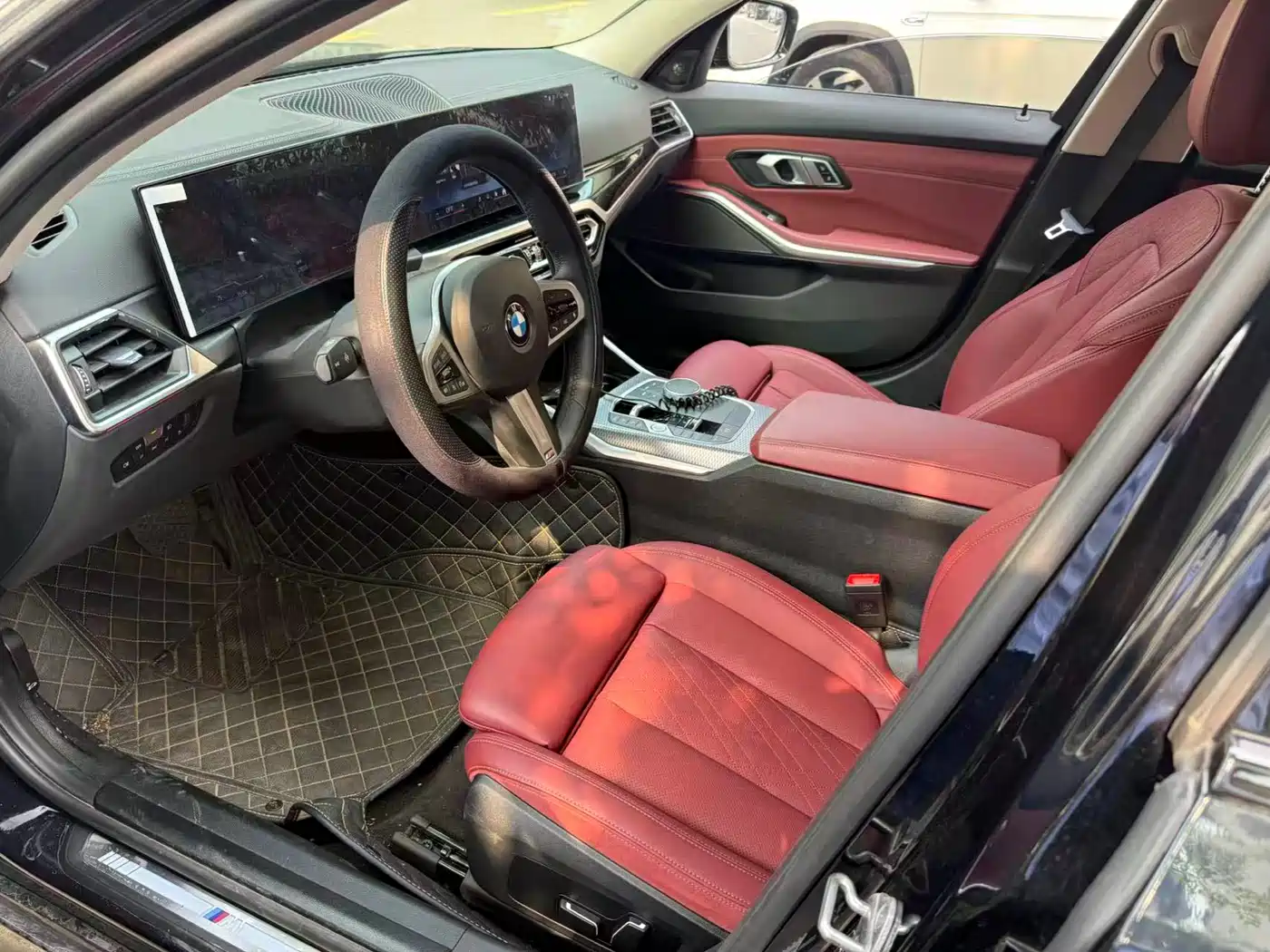 BMW 3 Series 2024 325Li M Sport Shadowline Package фото 2