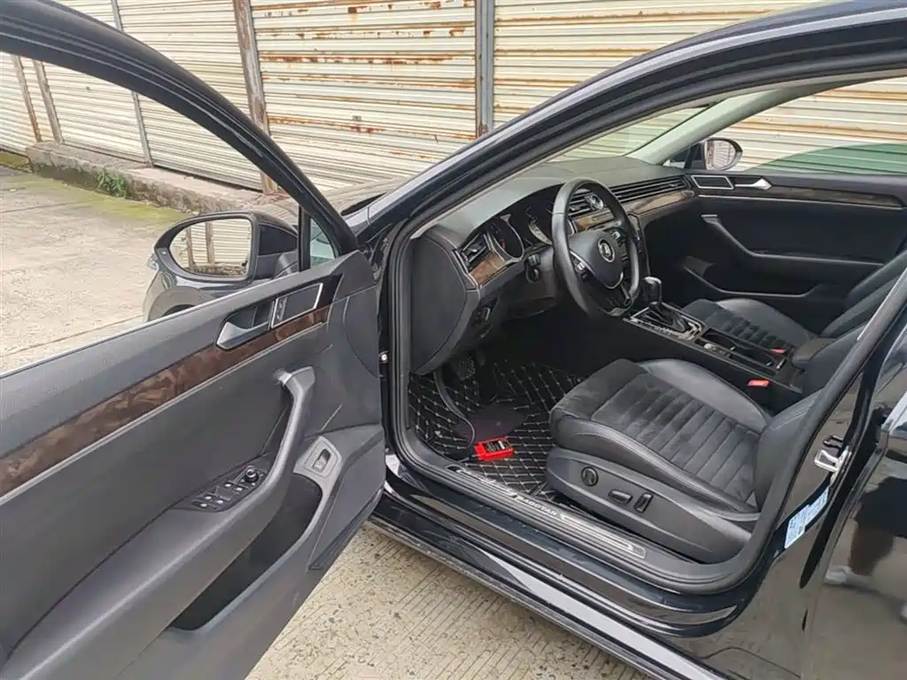 Volkswagen Magotan 2018 330TSI DSG Luxury фото 16