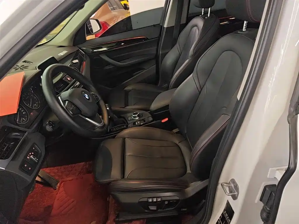 BMW X1 2018 xDrive20Li Premium Model фото 15