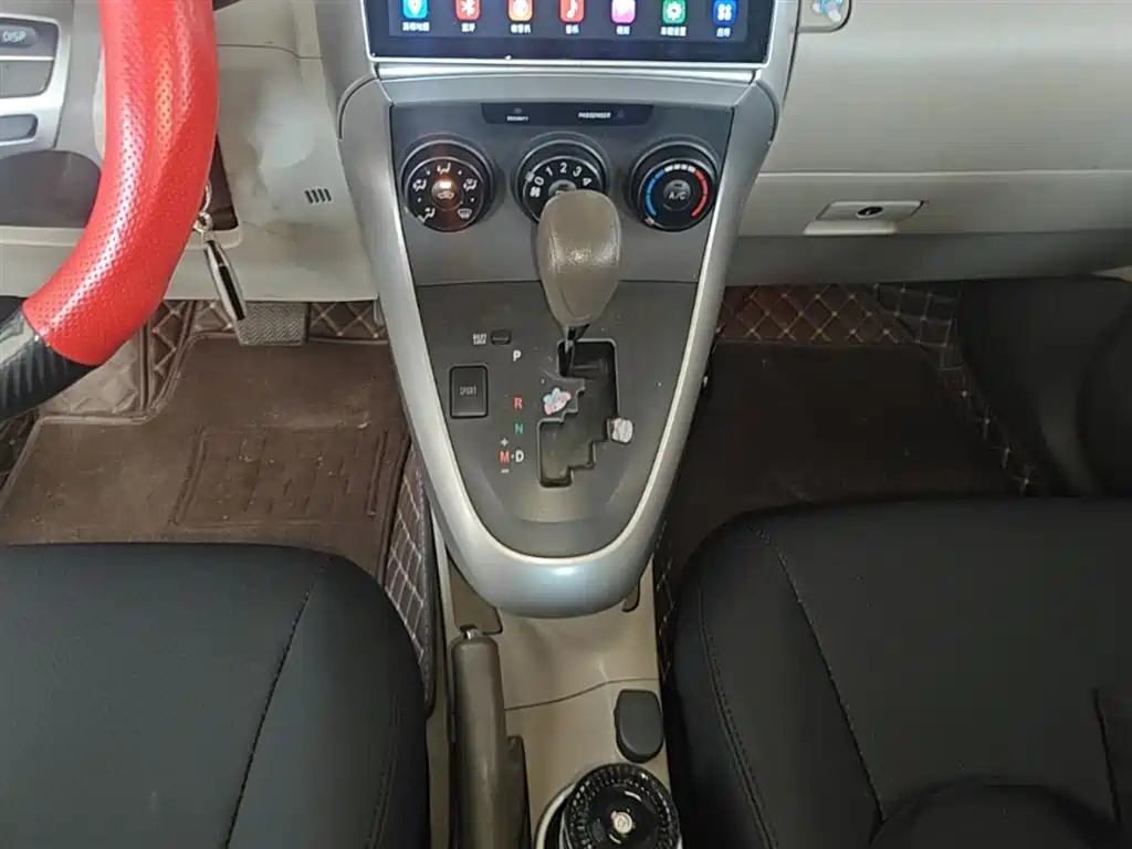 Toyota E'Z 2014 Xingyao 180E CVT Elite фото 14