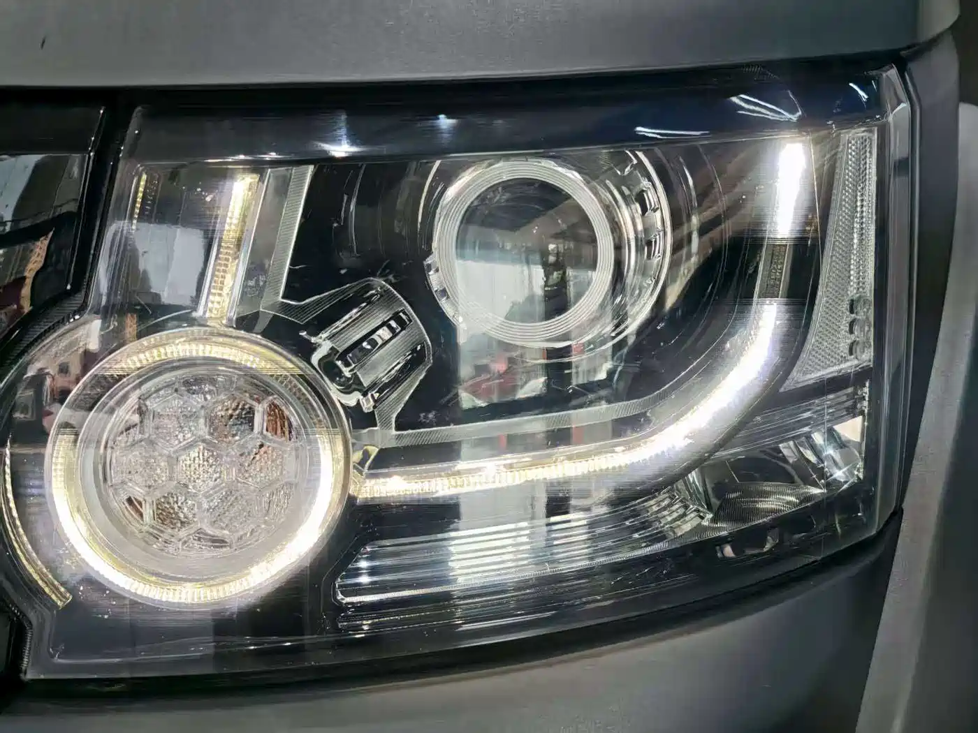 Land Rover Discovery 2016 3.0 SC V6 HSE фото 13