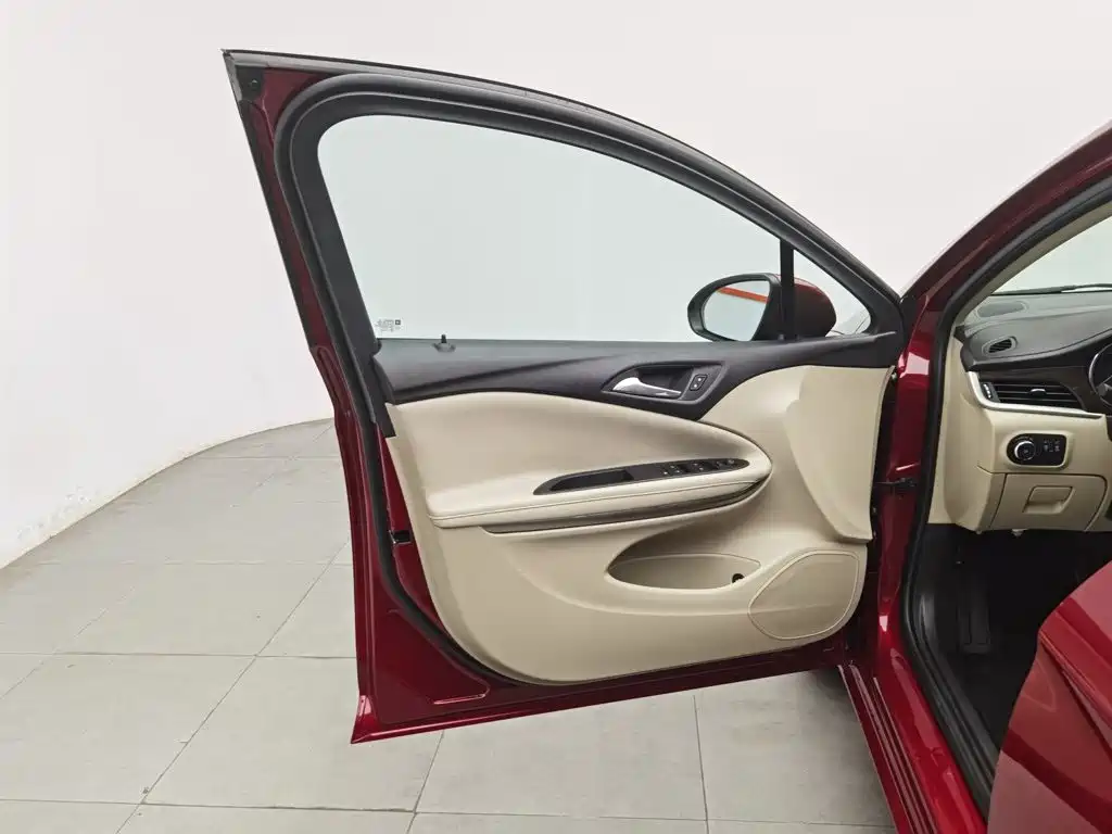 Фото 8 - Buick Verano