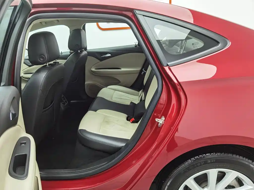 Фото 15 - Buick Verano