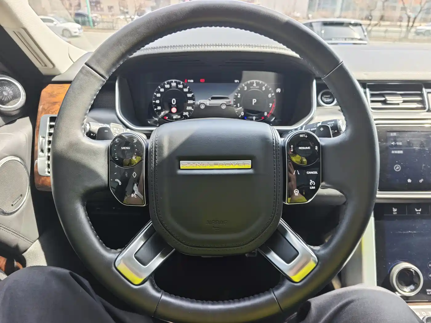 Land Rover Range Rover 2020 3.0 L6 Heritage Extended Edition фото 15