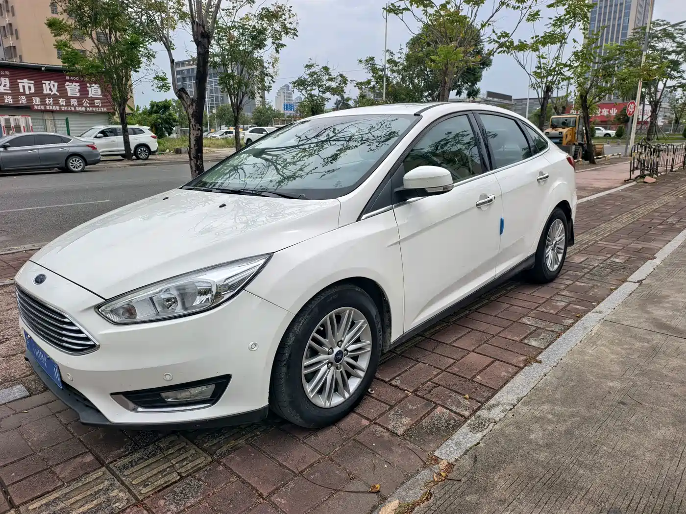 Фото 1 - Ford Focus