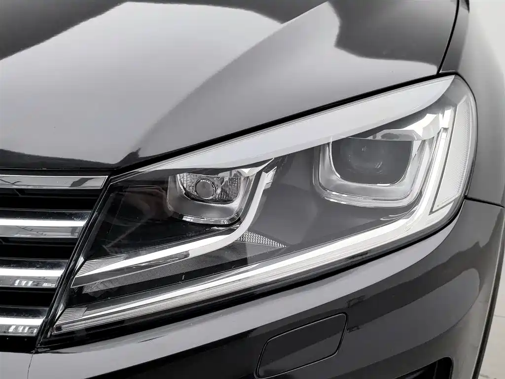 Volkswagen Touareg 2017 3.0TSI Explorer Edition фото 7
