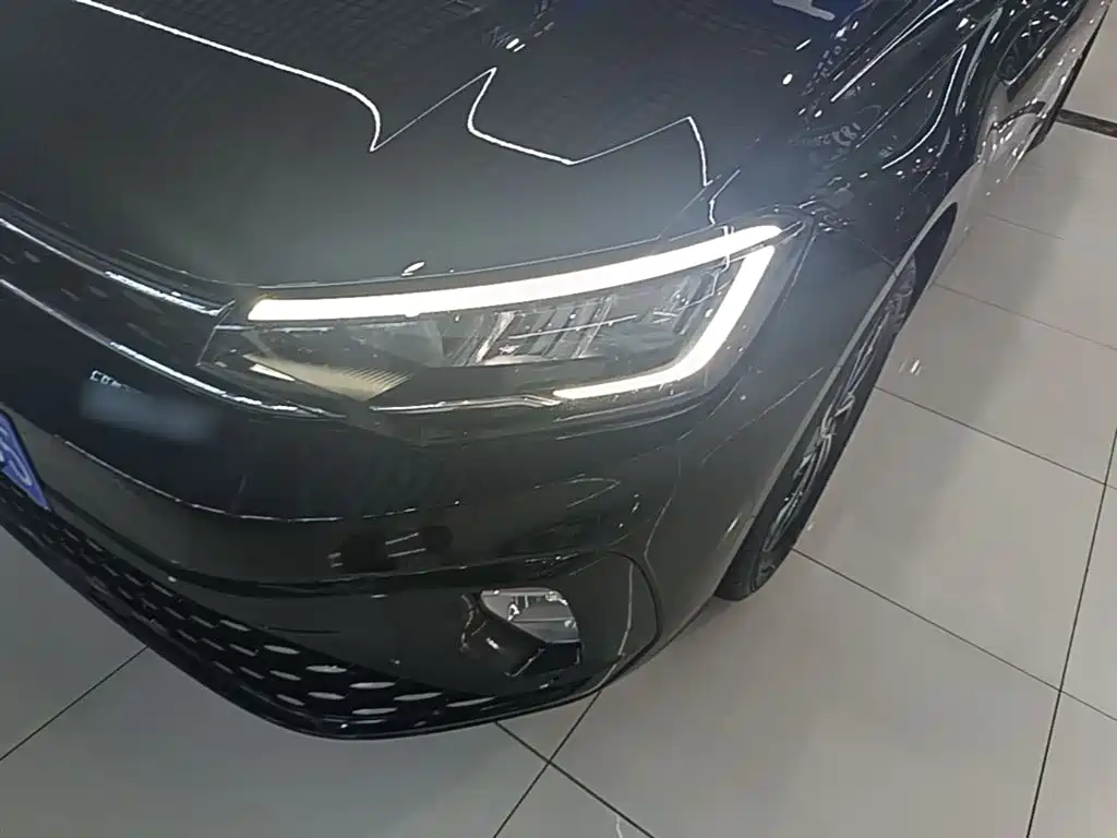 Volkswagen Lavida 2023 New Trend 1.5L Auto Aspiration Edition фото 18