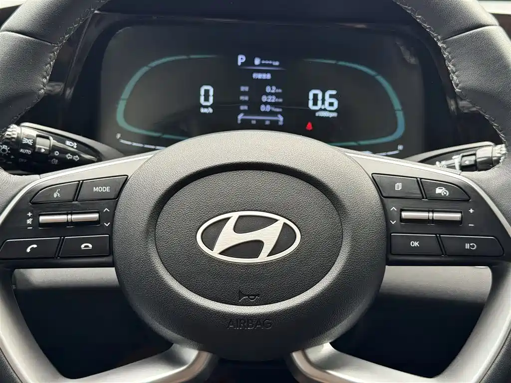 Hyundai Elantra 2023 1.5L CVT GLX Elite Edition фото 6