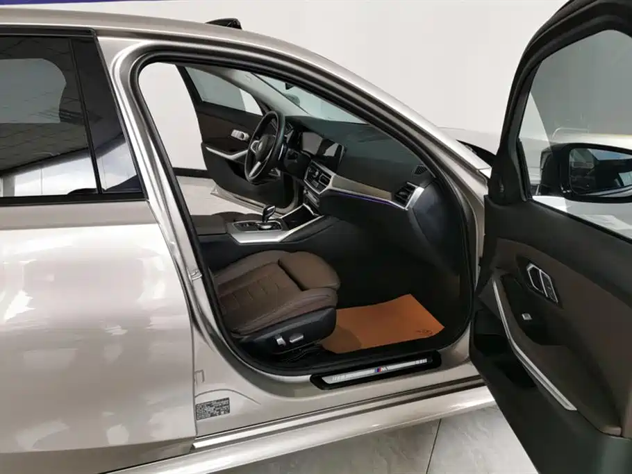 BMW 3 Series 2020 Facelift 325i M Sport Night Edition фото 8