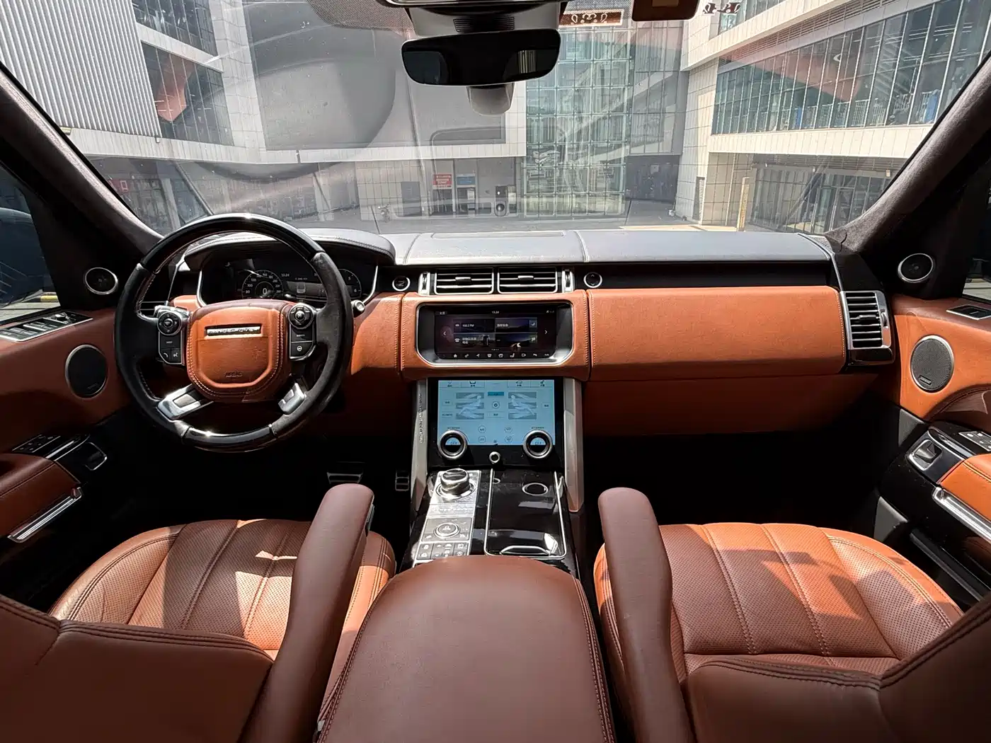Land Rover Range Rover 2015 3.0 TDV6 Hybrid Vogue SE Genesis Extended фото 15