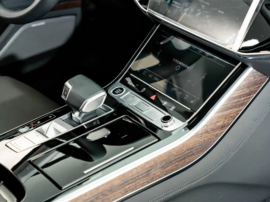Audi A8 2022 A8L 55 TFSI quattro Premium Collector's Edition фото 20
