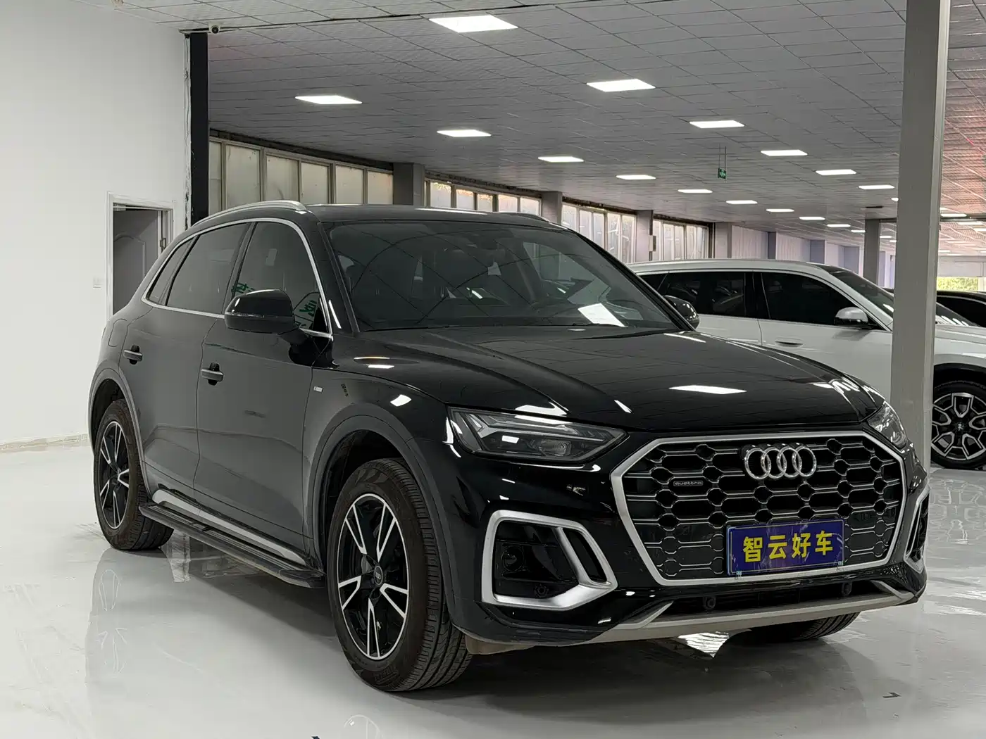 Audi Q5L 2025 40 TFSI Fashion Dynamic фото 3