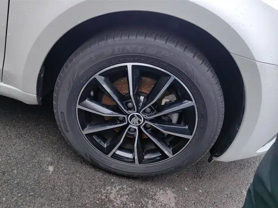 Škoda Octavia 2017 1.6L Automatic Smart Edition фото 6