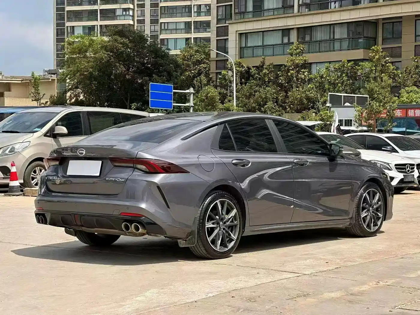 GAC Trumpchi Trumpchi Emkoo 2023 270T DCT J15 Edition фото 9
